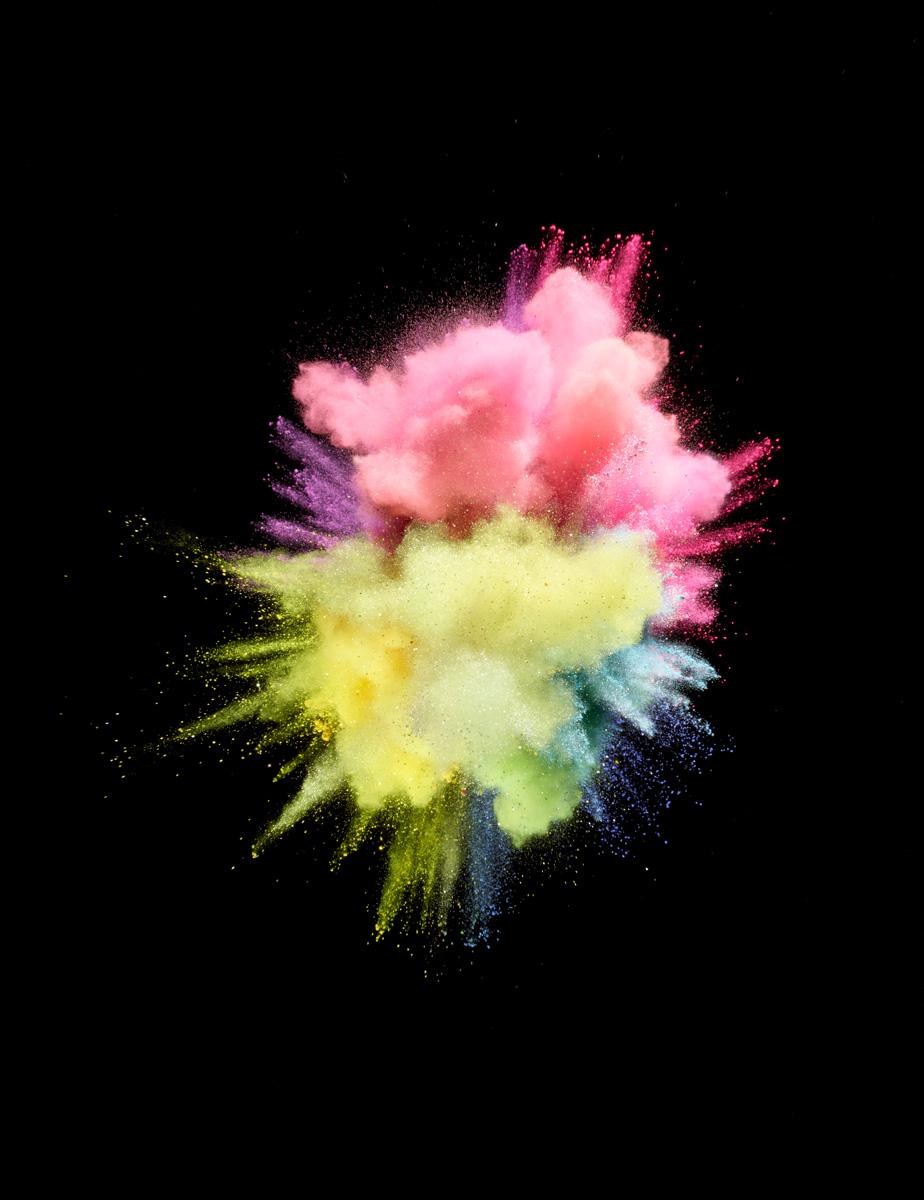 Karin Berndl Abstract Print – kosmisches Regenbogen 4