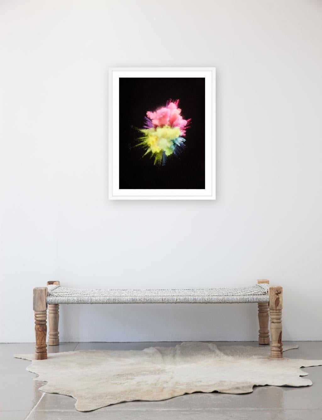 kosmisches Regenbogen 4 – Print von Karin Berndl