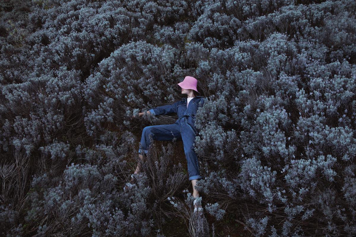 Figurative Photograph de Nikol Bartzoka - Naturaleza oculta