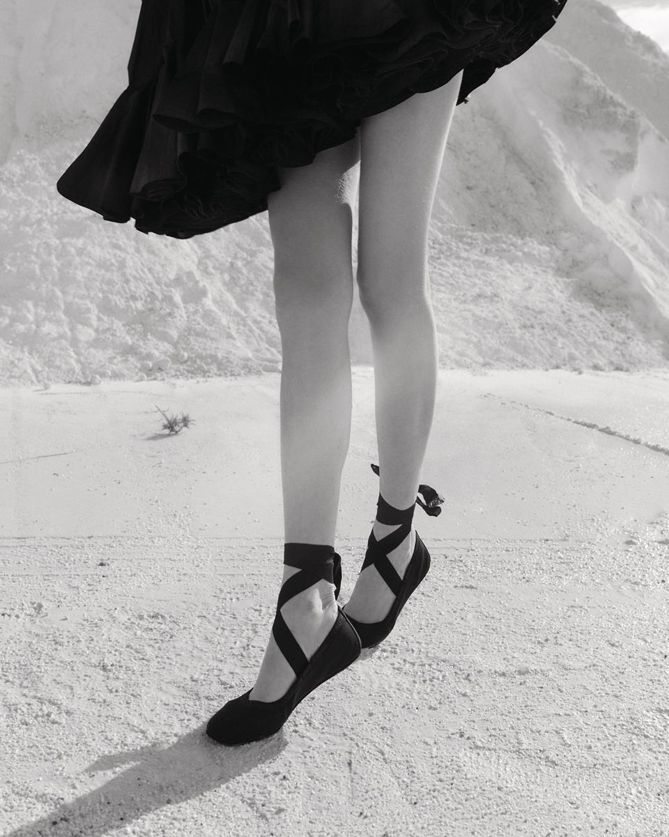 Thanassis Krikis Black and White Photograph – Die Ballerina 1