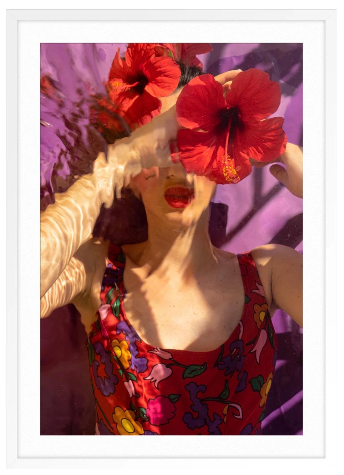 Die Form des Wassers II (Braun), Color Photograph, von Carla Sutera Sardo