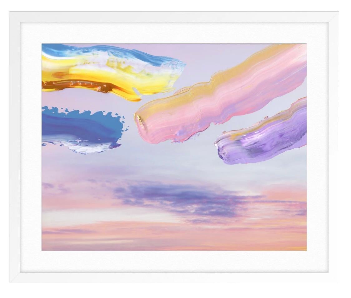 Lunettes de soleil roses - Gris Landscape Photograph par Madeleine Gross