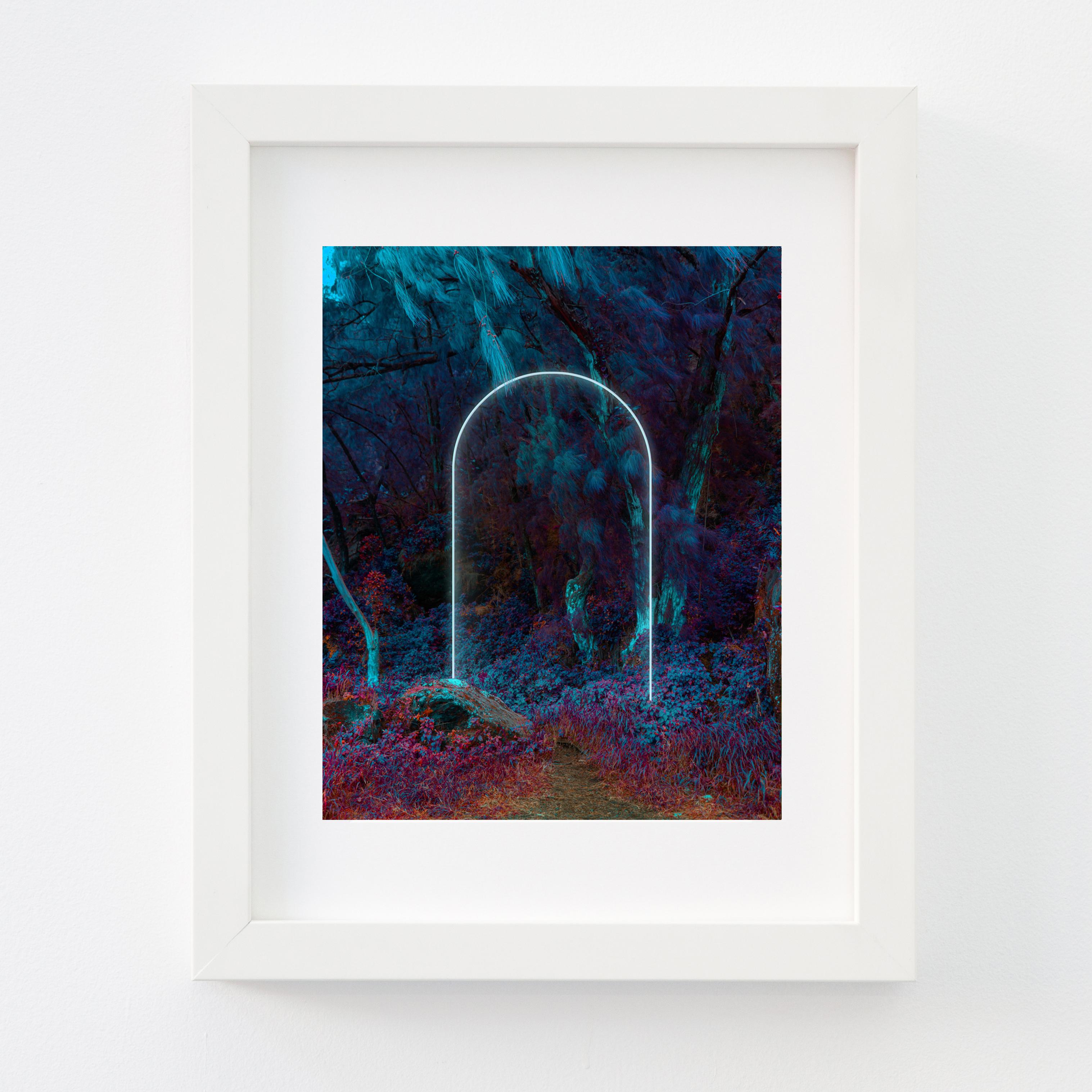 Zielort dort (Schwarz), Landscape Photograph, von Mischelle Moy