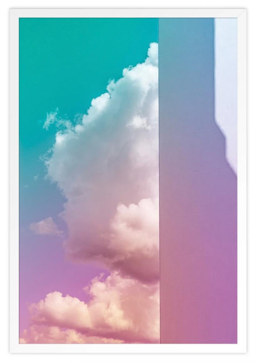 ÜBER DIESEN KÜNSTLER: Julien Blank ist ein französischer Fotograf aus Marseille, Südfrankreich. Er fotografiert seine Stadt, die Straßen und die Architektur in minimalistischen, leuchtenden und farbenfrohen Kompositionen, die minimalistisch und doch