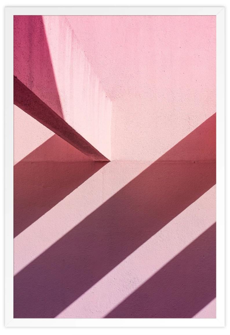 ÜBER DIESEN KÜNSTLER: Julien Blank ist ein französischer Fotograf aus Marseille, Südfrankreich. Er fotografiert seine Stadt, die Straßen und die Architektur in minimalistischen, leuchtenden und farbenfrohen Kompositionen, die minimalistisch und doch