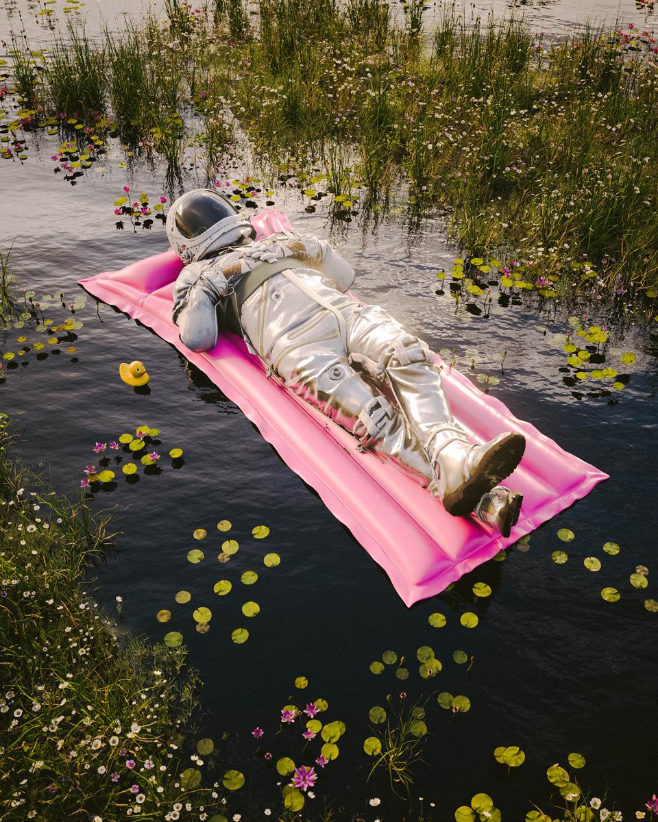 Cameron Burns Color Photograph – Der Teich 1