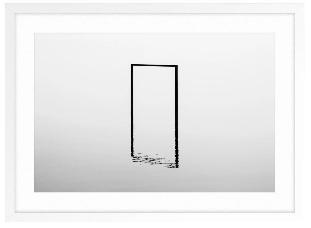 Wasserportale 060 (Grau), Abstract Photograph, von Esteban Amaro