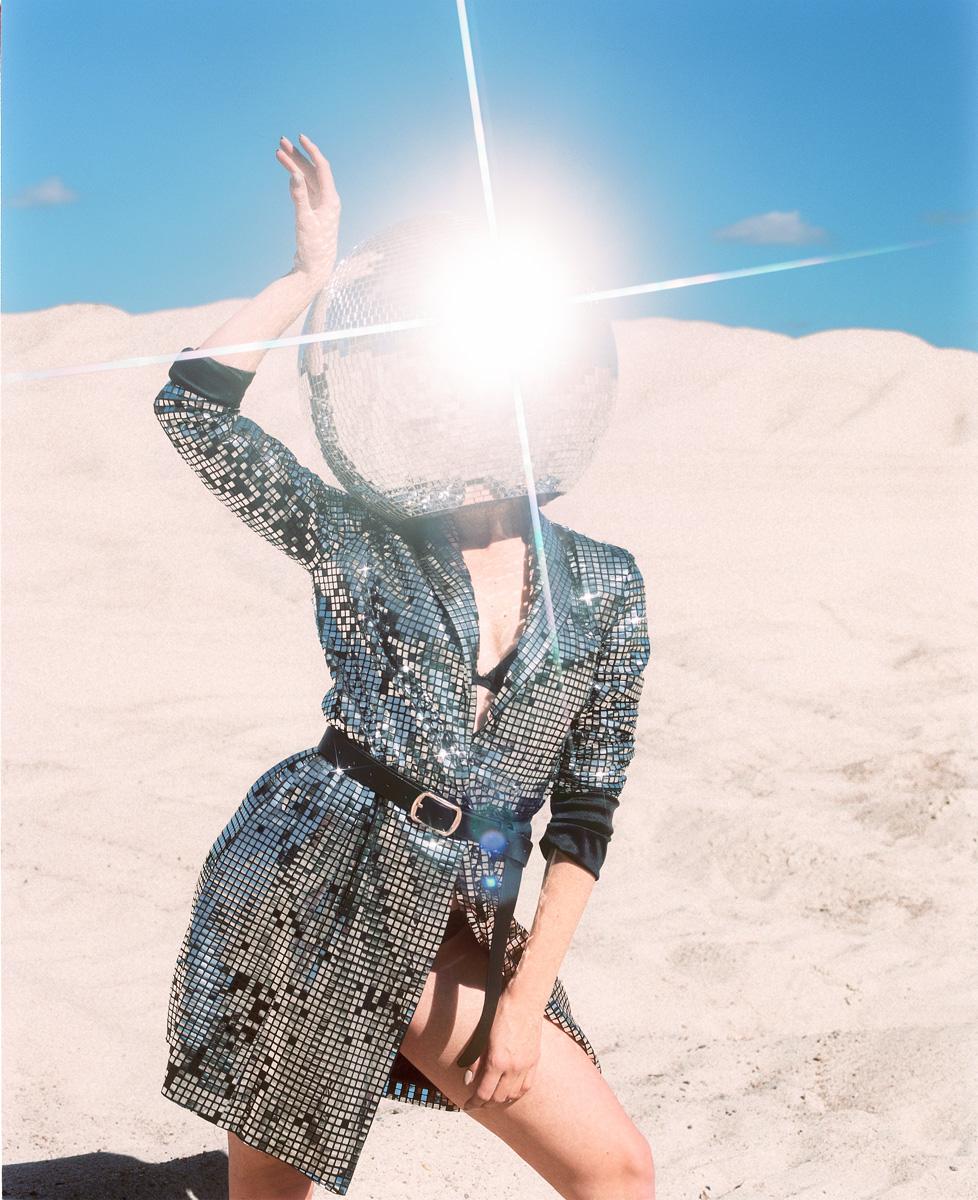Karol Malecki Color Photograph – Disco-Girl 4