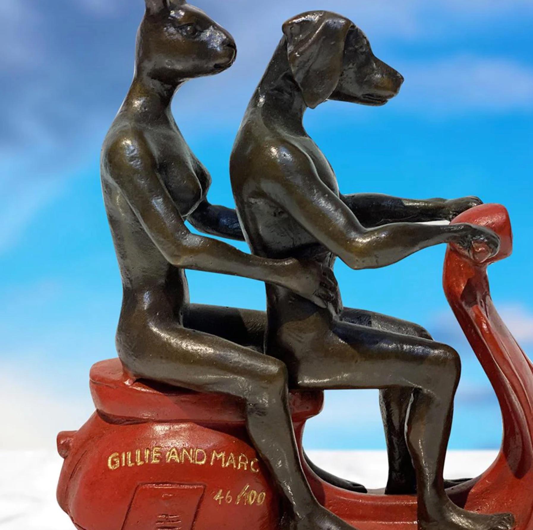 Authentische Bronze, sie waren die authentische Vespa... Skulptur von Gillie und Marc im Angebot 3