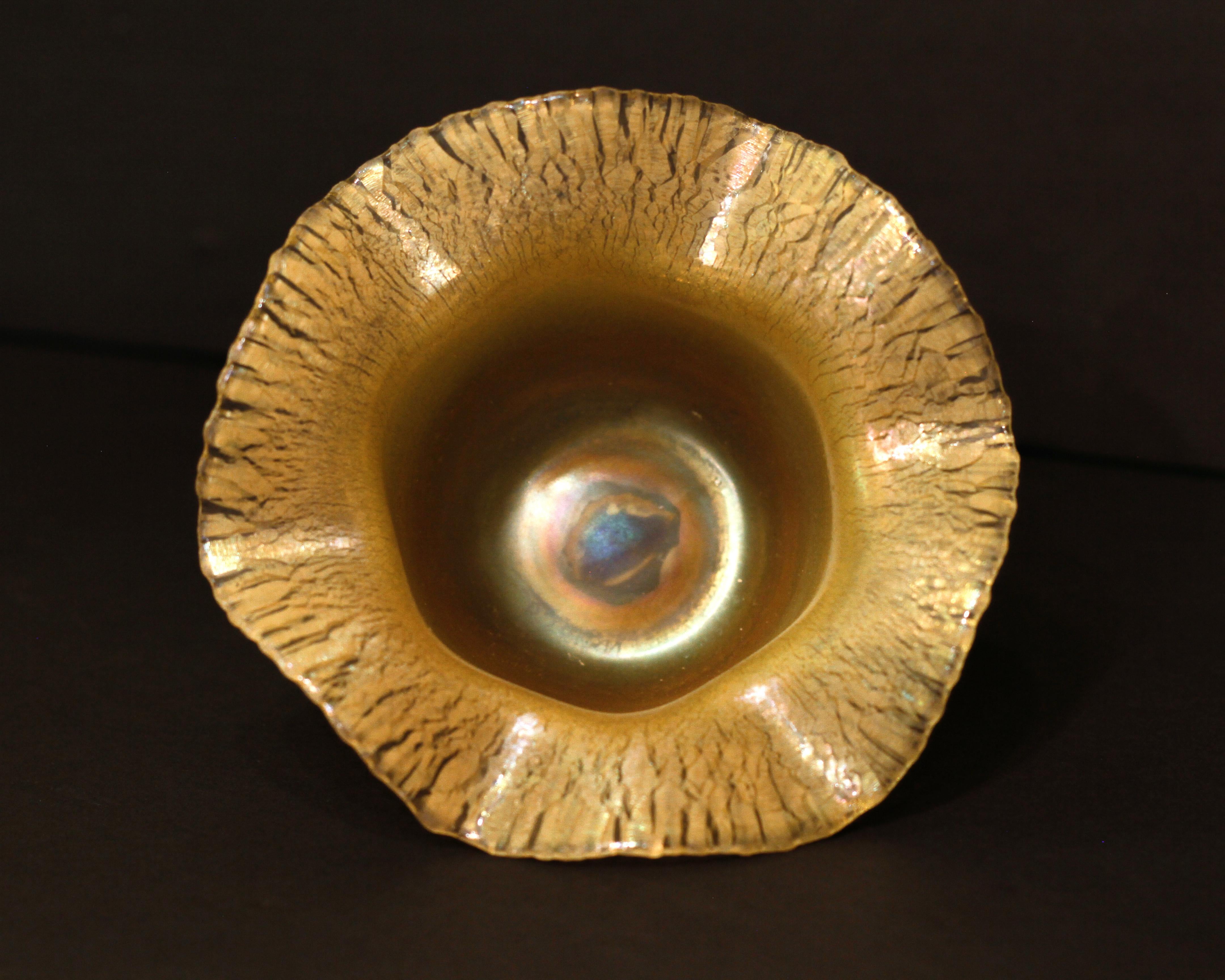 Gold Iridescent Favrile Art Glass Bowl For Sale 1