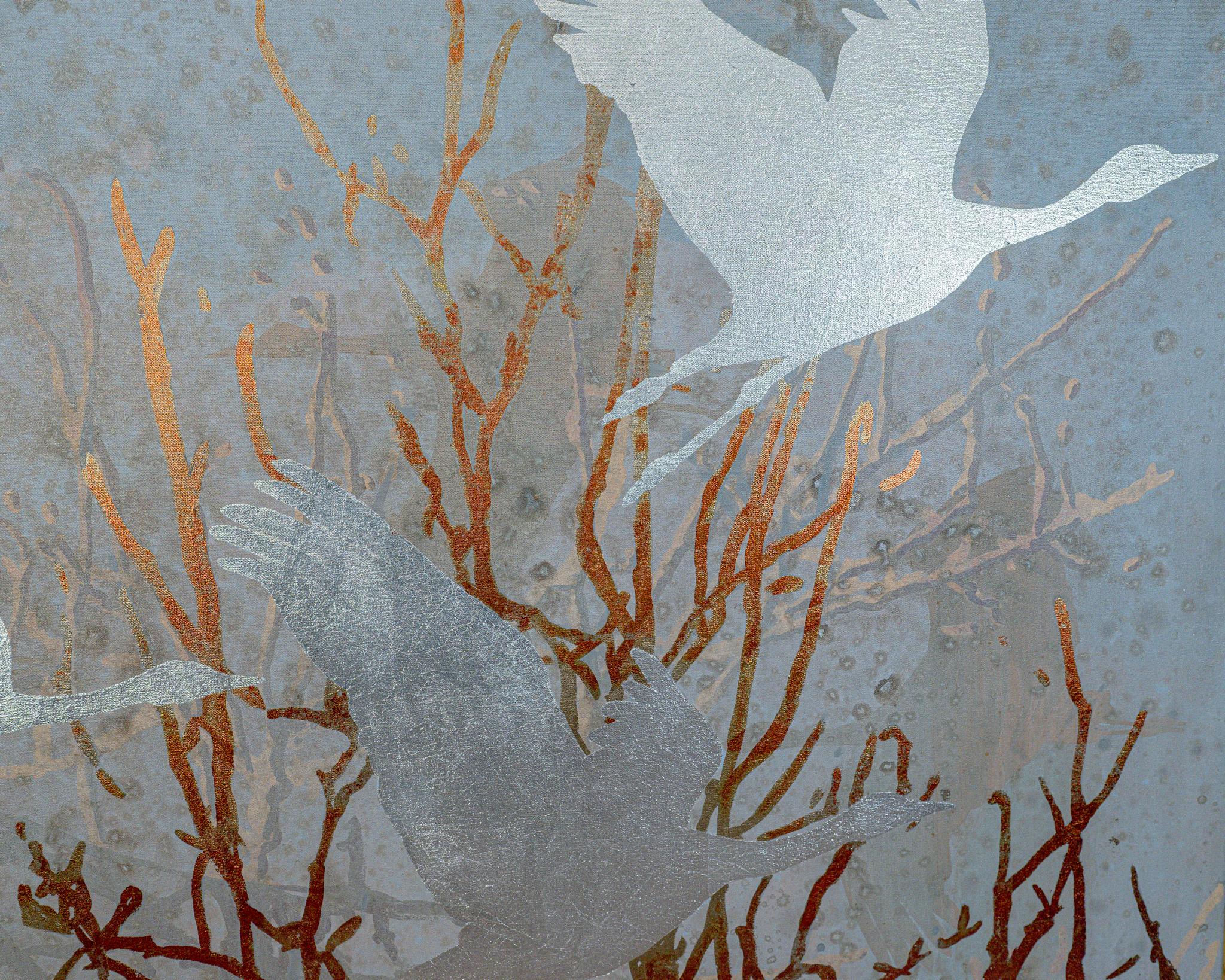 Técnica mixta sobre lienzo
50 x 56 in.

A stunningly beautiful painting that portrays the grace and wild beauty of migrating geese with a combination of naturalistic subject matter and abstract technique. The canvas features a hazy, cool-toned