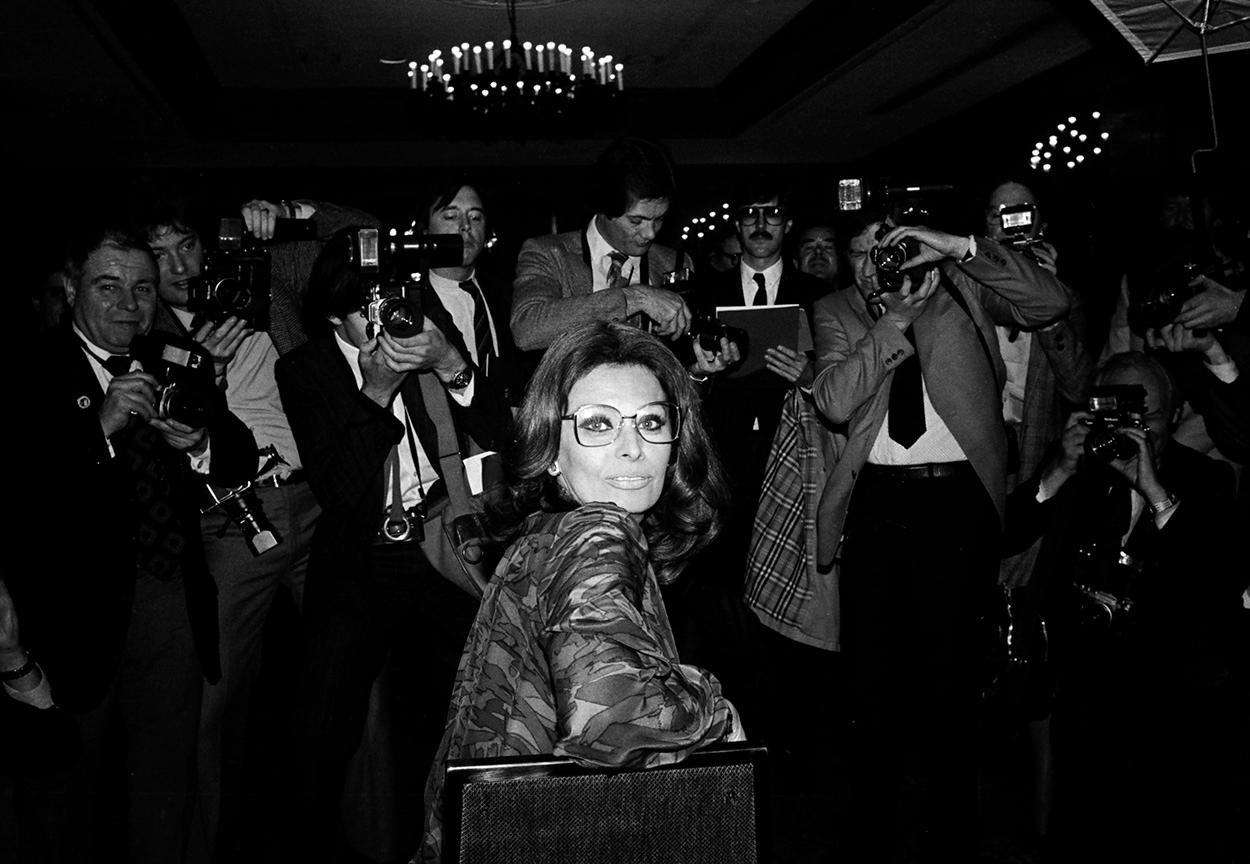 Richard Young Black and White Photograph - Sophia Loren, London, 1982, Photography