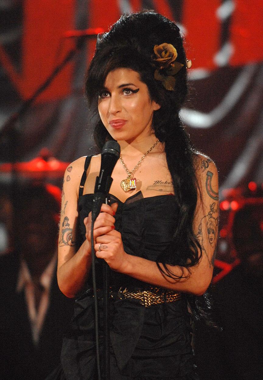 Richard Young Color Photograph - Amy Winehouse, Grammy Awards Performance, Riverside Studios, London, 2008