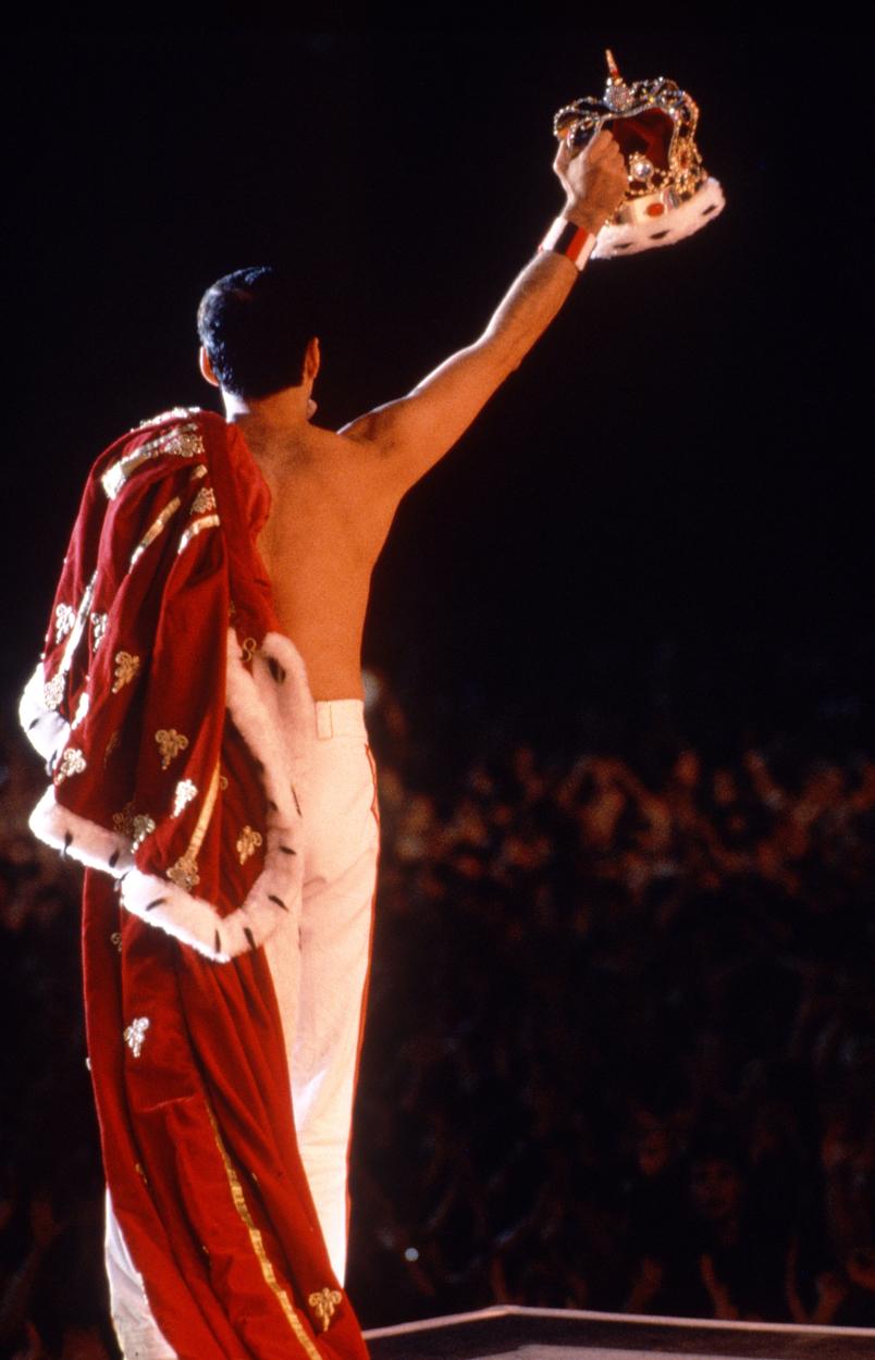 Richard Young Color Photograph - Freddie Mercury, Queen in Concert, Magic Tour, Népstadion, Budapest, 1986