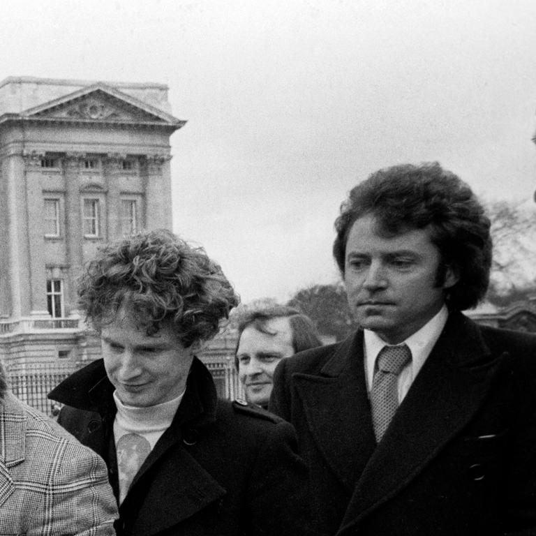 Sex Pistols, Buckingham Palace, London, 1977, Photography For Sale 4