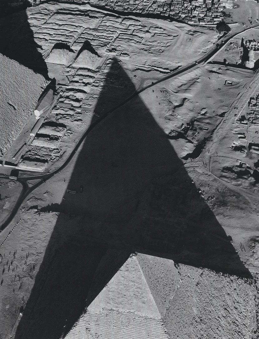 Marilyn Bridges Black and White Photograph – Pyramide von Khephren, Ägypten