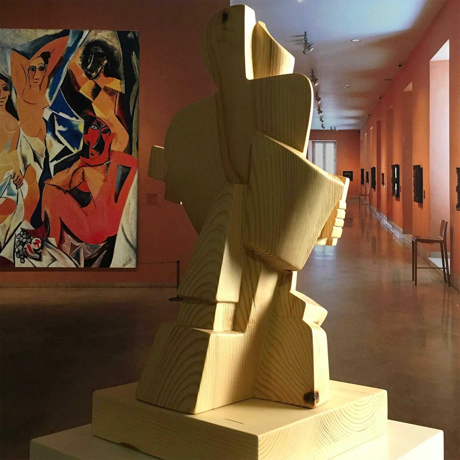 Big Guitarist Arlequin Wood – Miguel Guía Cubist Sweden pine tree Sculpture For Sale 4