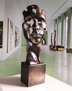 L'homme du futur - Miguel Guía Sculpture expressionniste en couche de bronze