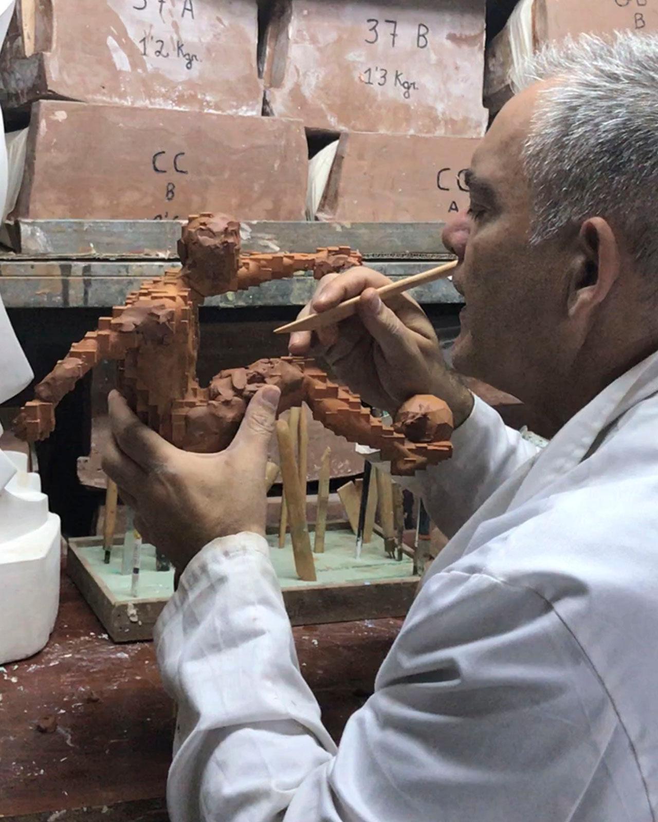 Zidane goal winner - Miguel Gua Konstruktivistische Skulptur aus Bronzeguss im Angebot 9