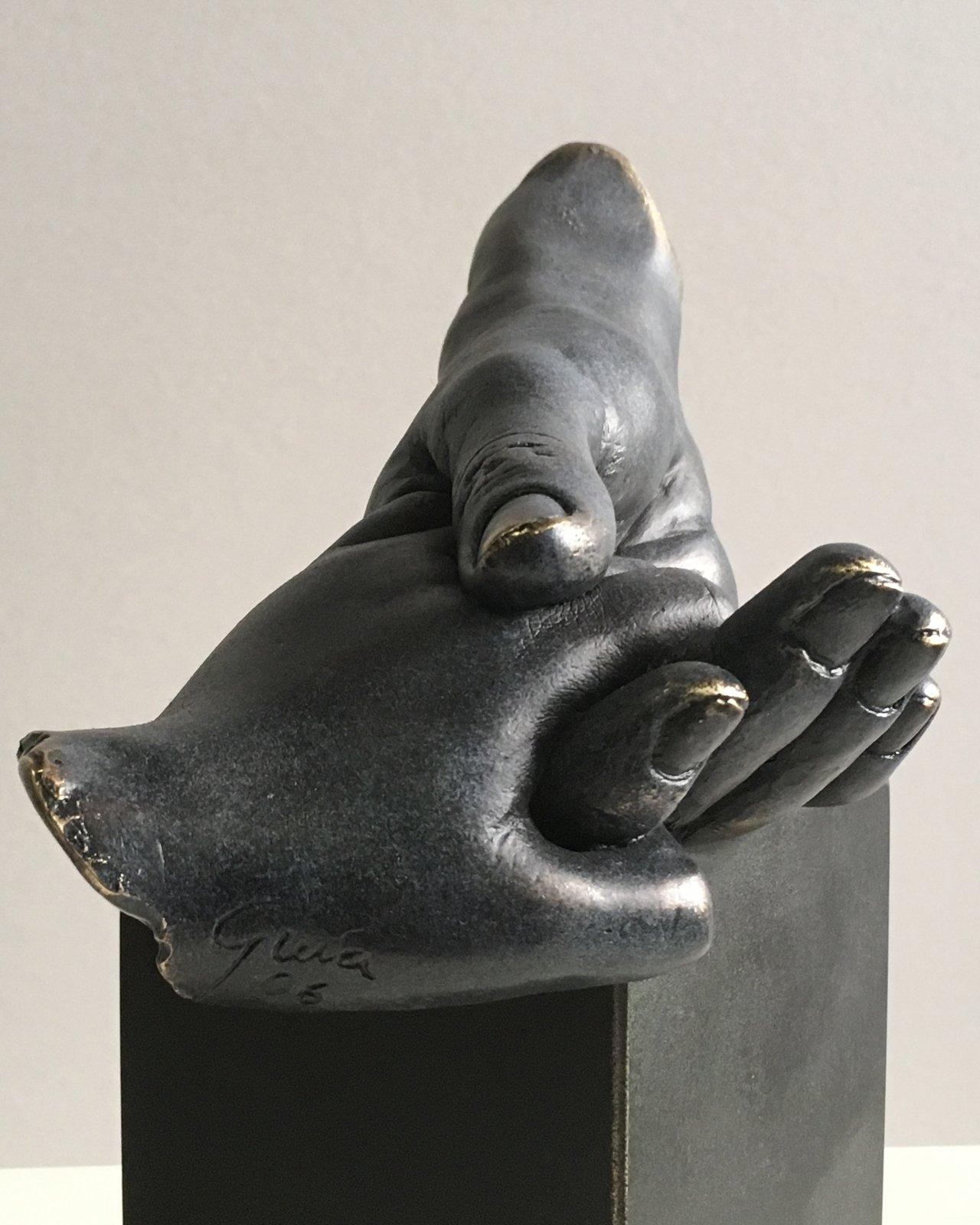 Motherly Circle - Miguel Guía Realist Bronze layer Sculpture 1
