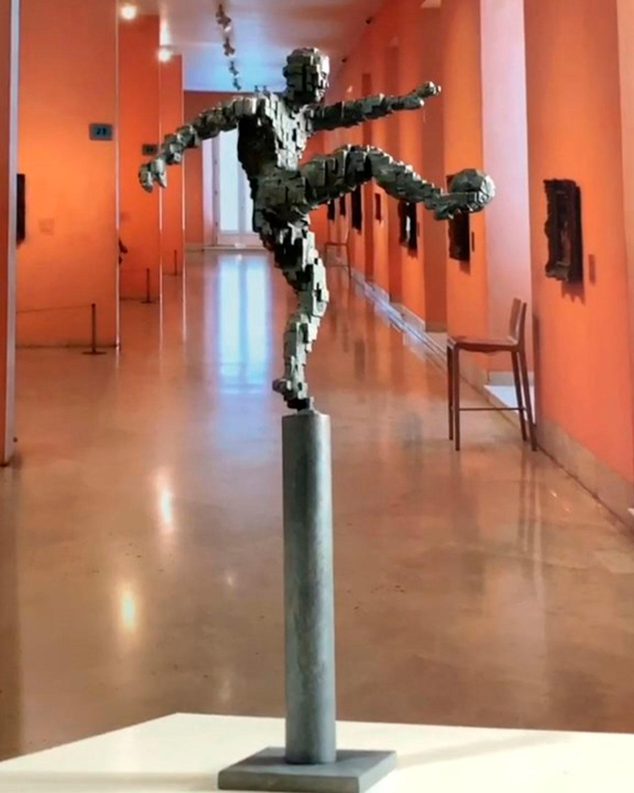 Zidane goal pillar - Miguel Guía Constructivist Cast bronze Sculpture For Sale 7