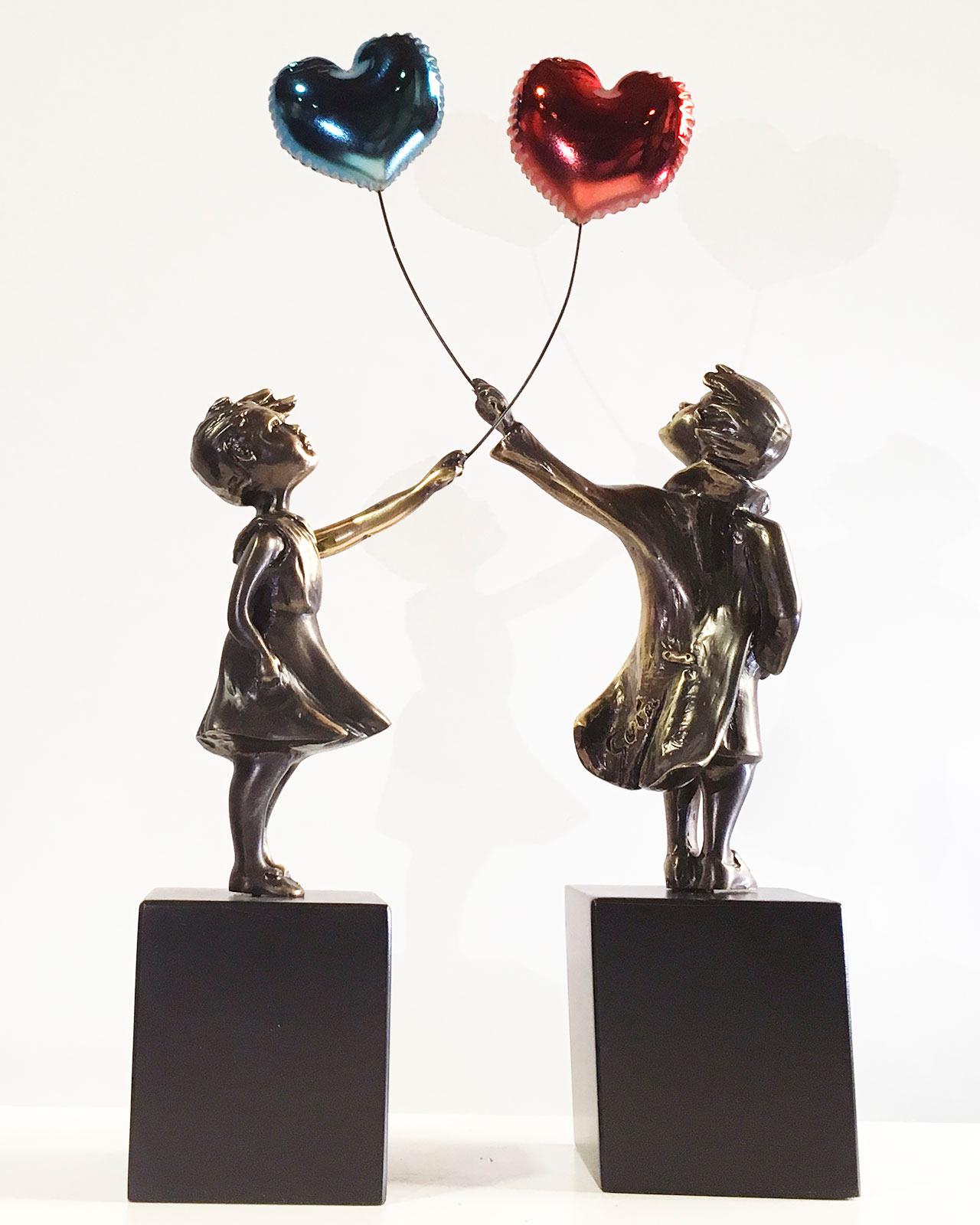 A boy with balloon - Miguel Guía Street Art Cast bronze Sculpture 6