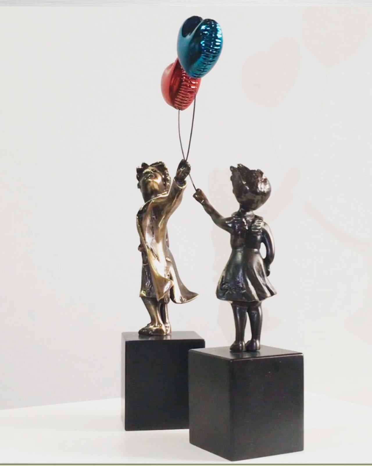 A boy with balloon - Miguel Guía Street Art Cast bronze Sculpture 13