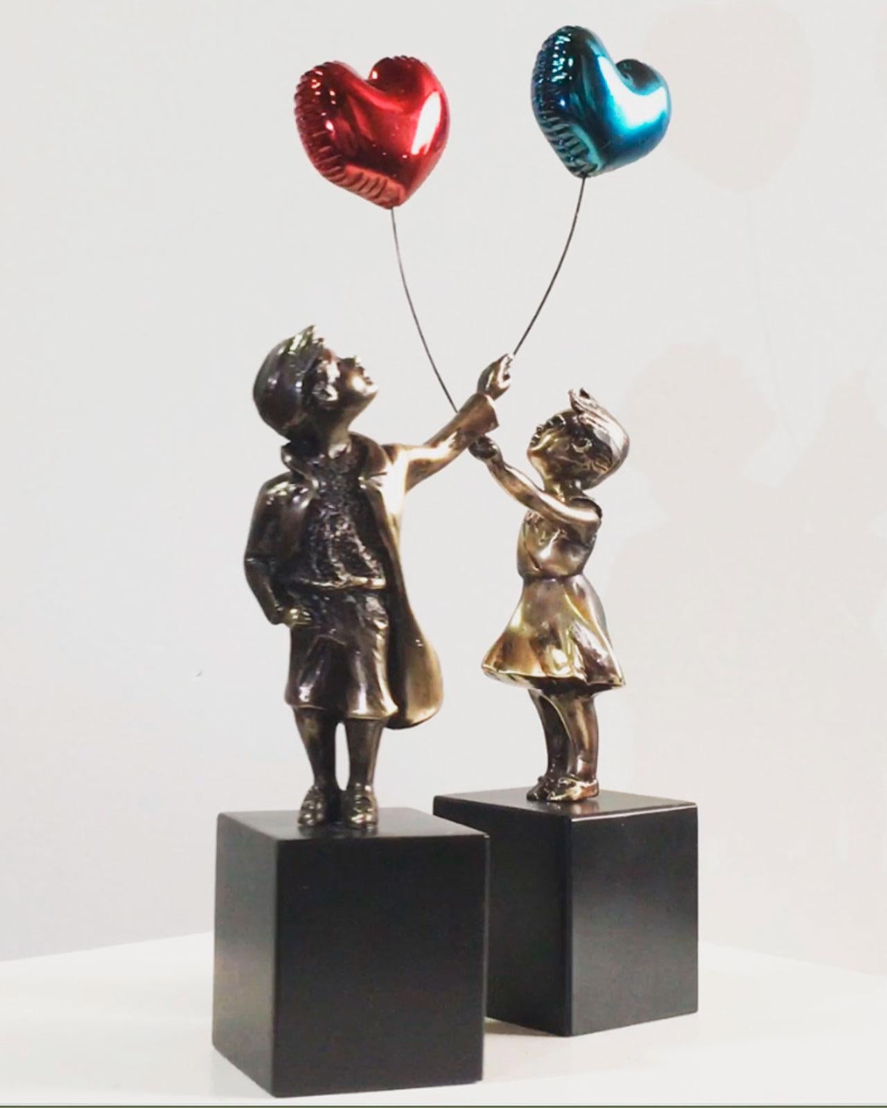 A boy with balloon - Miguel Guía Street Art Cast bronze Sculpture 14