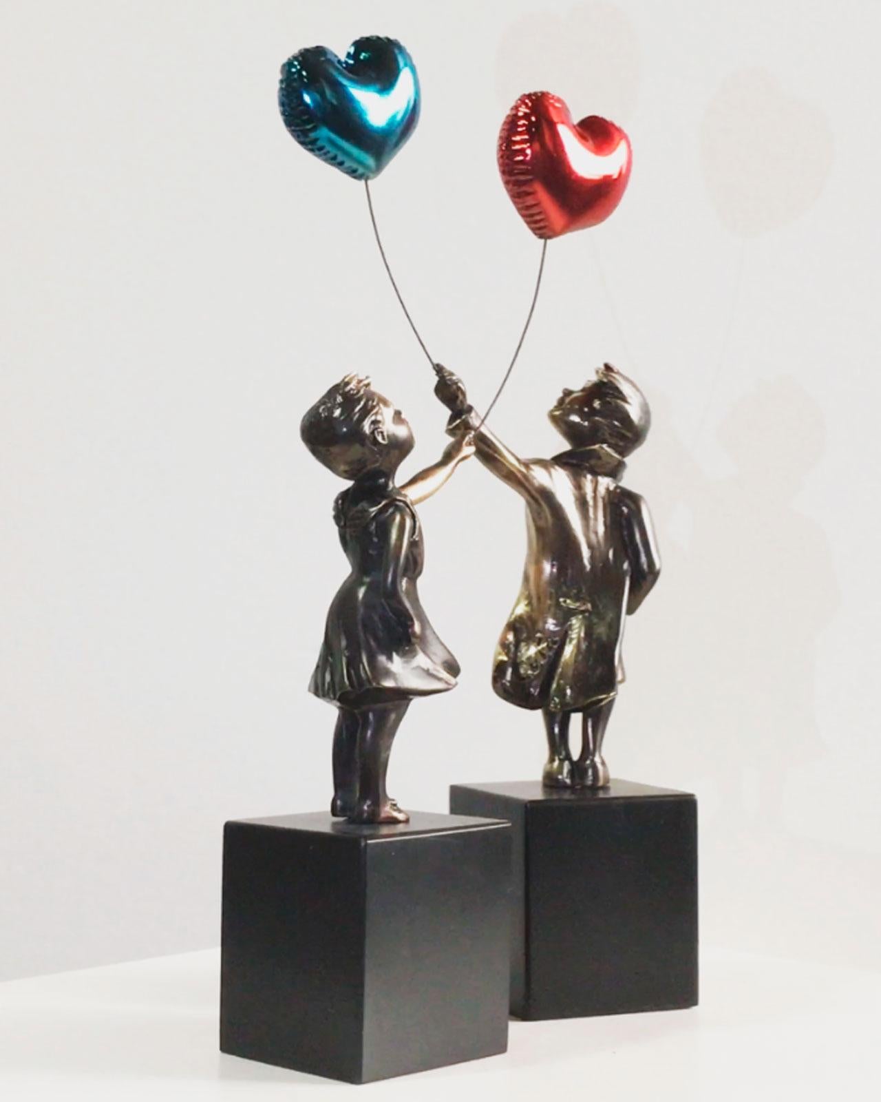 A boy with balloon - Miguel Guía Street Art Cast bronze Sculpture 15