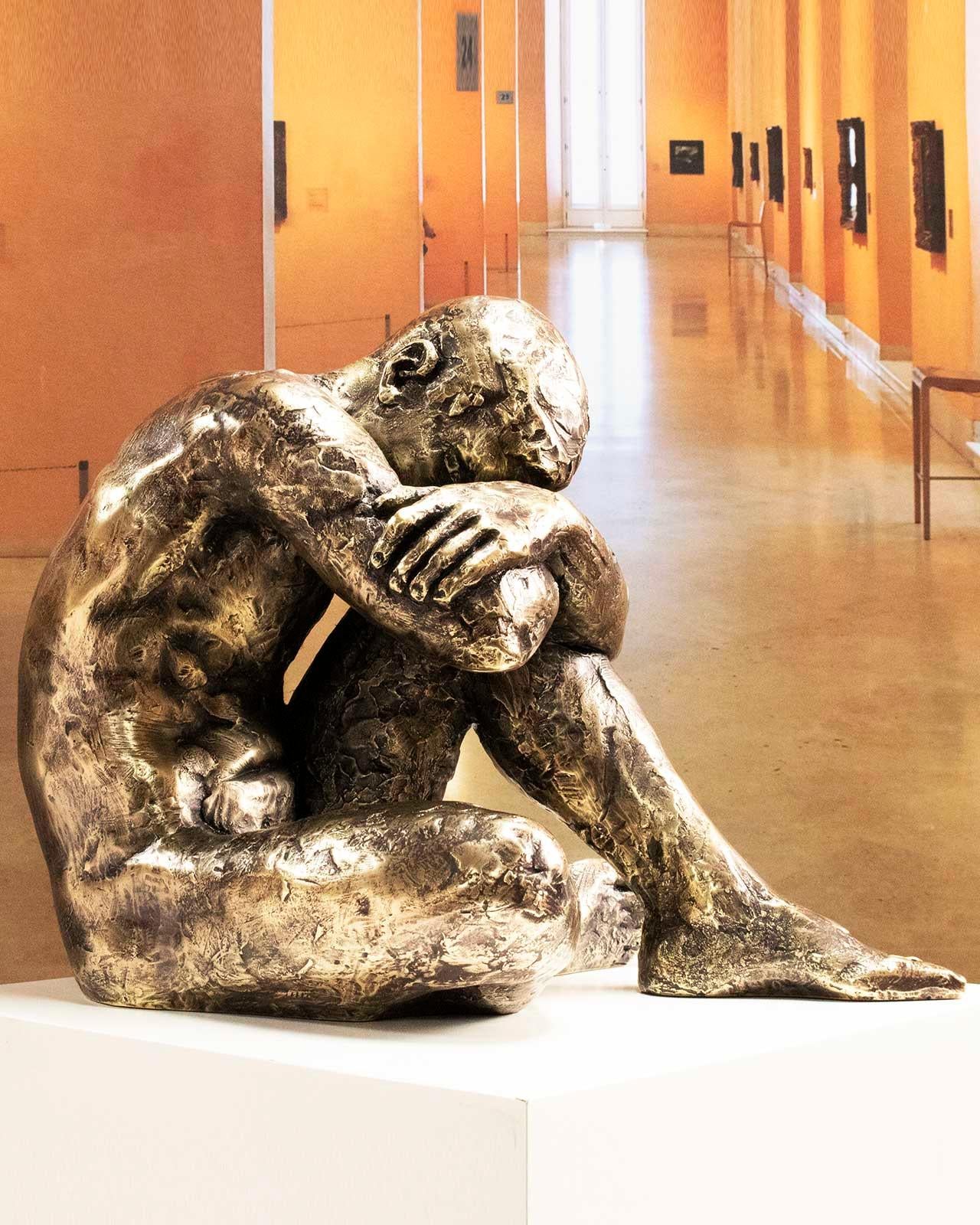 Big Act of Naked Man Bronze - Martín Duque Impressionist Bronze layer Sculpture For Sale 3
