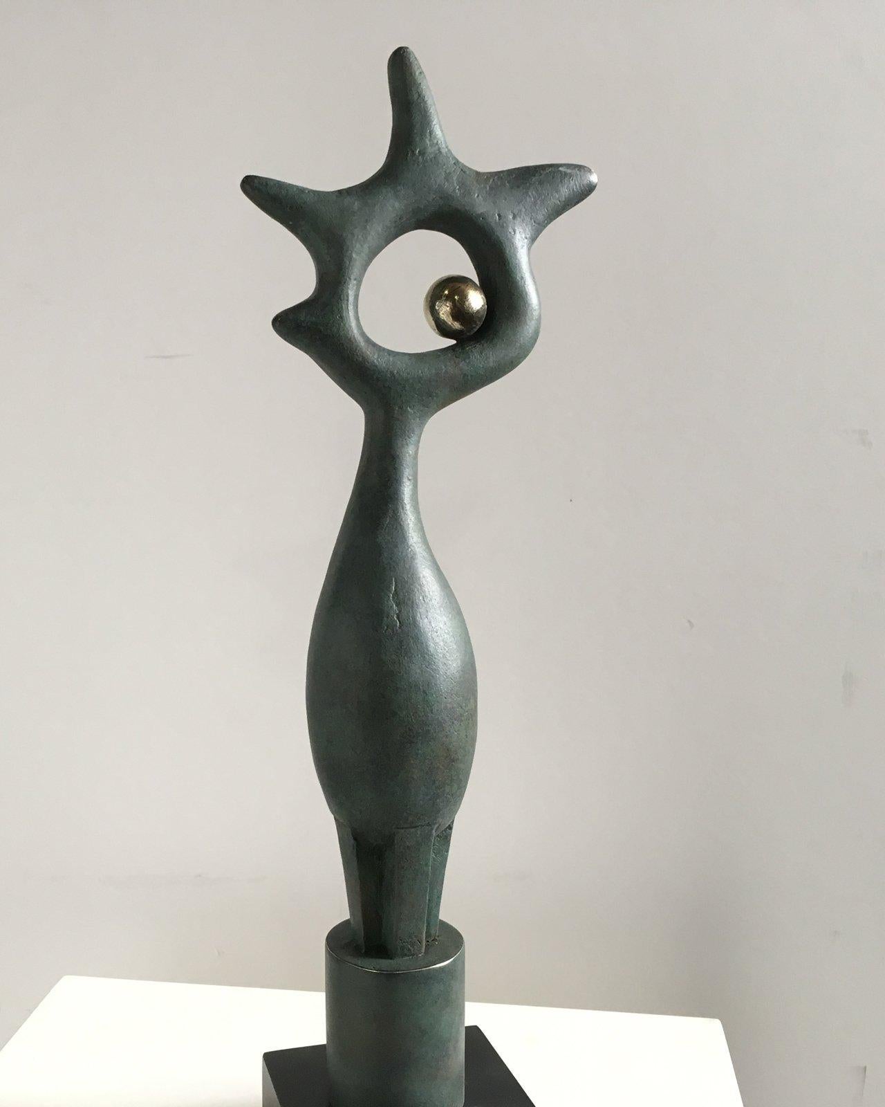 Bird and Star - Martín Duque Impressionist Bronze layer Sculpture For Sale 1