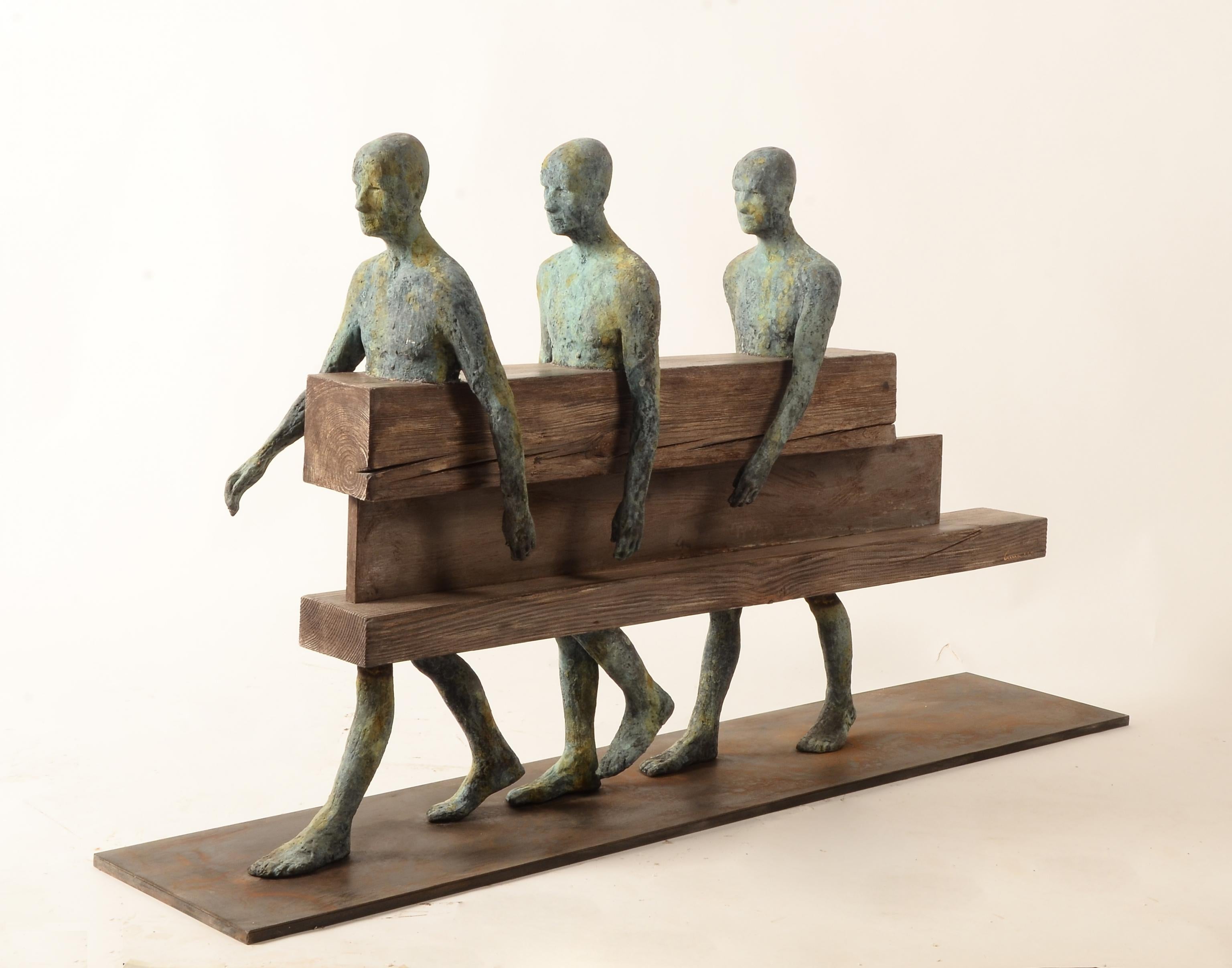 Caminantres - Sculpture by Jesús Curiá Perez 