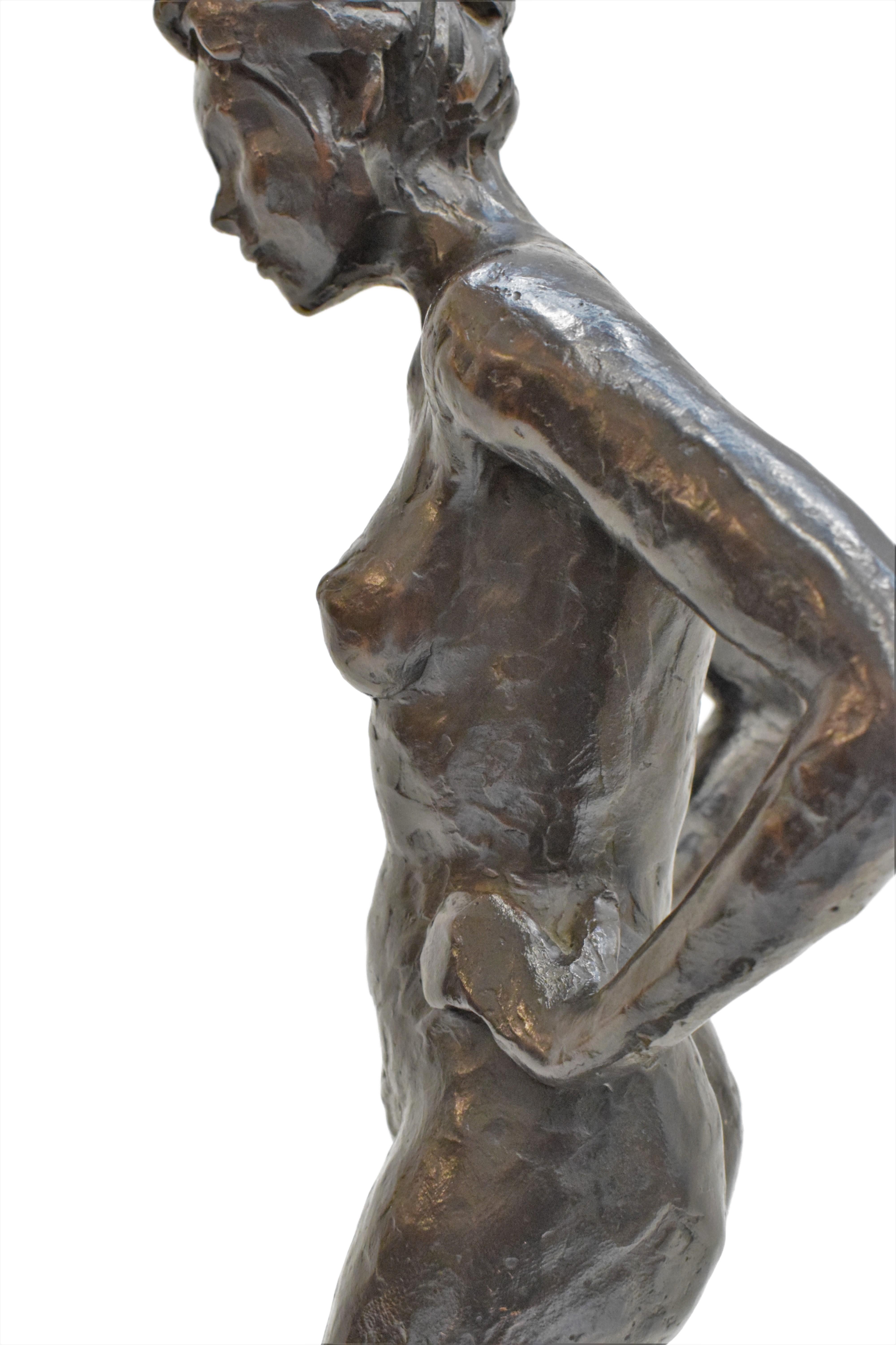 Bronze statue of a woman, Anneke Hei - Degenhardt (1951), Signed For Sale 1