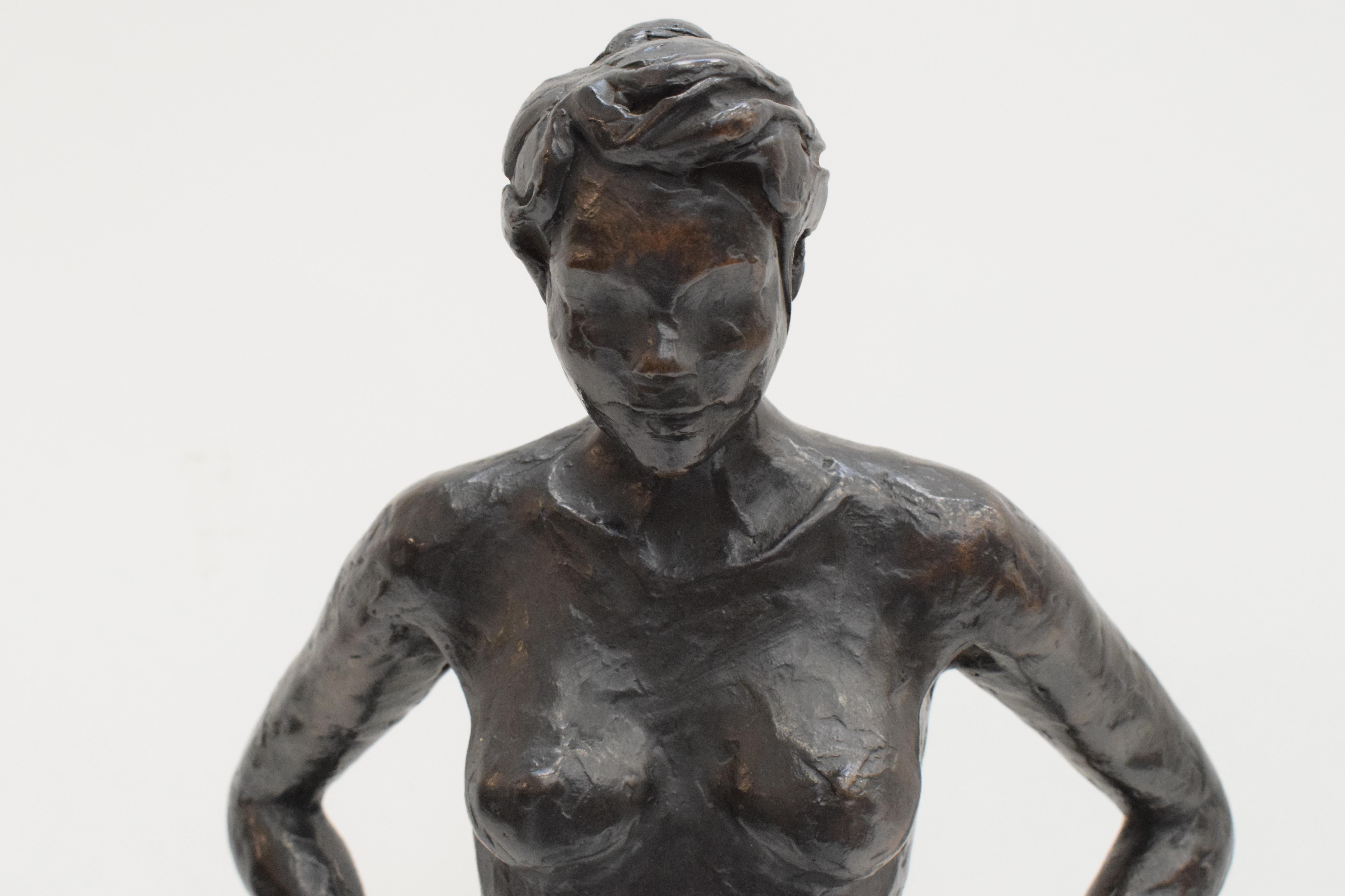 Anneke Hei-Degenhardt works and lives in Heemstede and is a respected artist, her work can also be found on the Hoflaan. Degenhardt was born in 1951 in Den hague in the Netherlands. The statue is signed. The work is a unica.