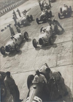 1936 Autorennen in Monza, Italien – Silber-Gelatine-Schwarz-Weiß-Fotografie gerahmt