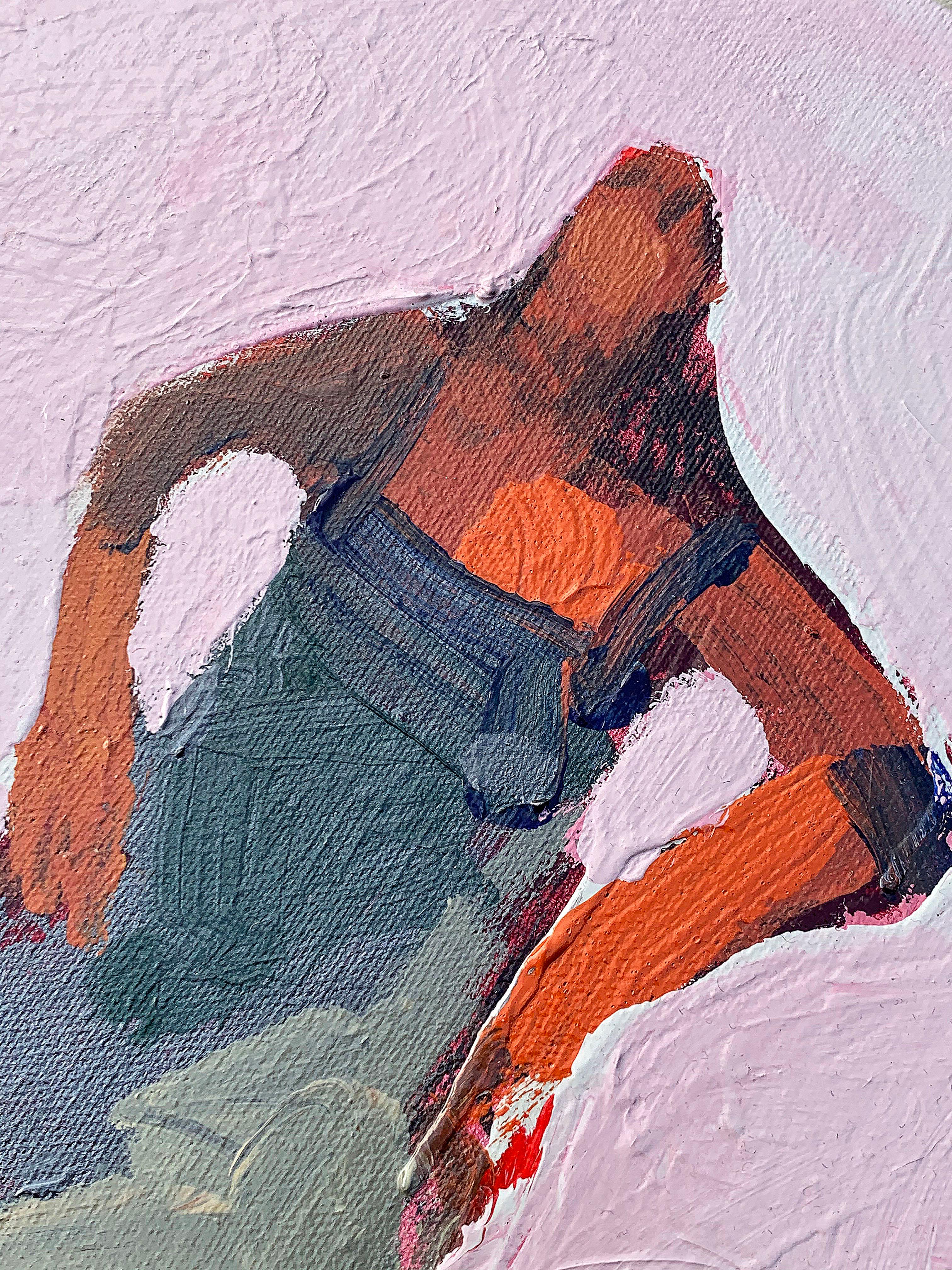 Margarita, figura femenina de pie sobre fondo rosa en venta 3