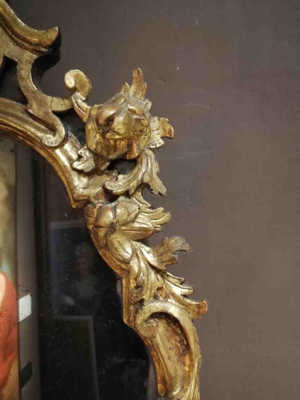 A pair of Tuscan Rococo mirrors gilded carved wood glass For Sale 5