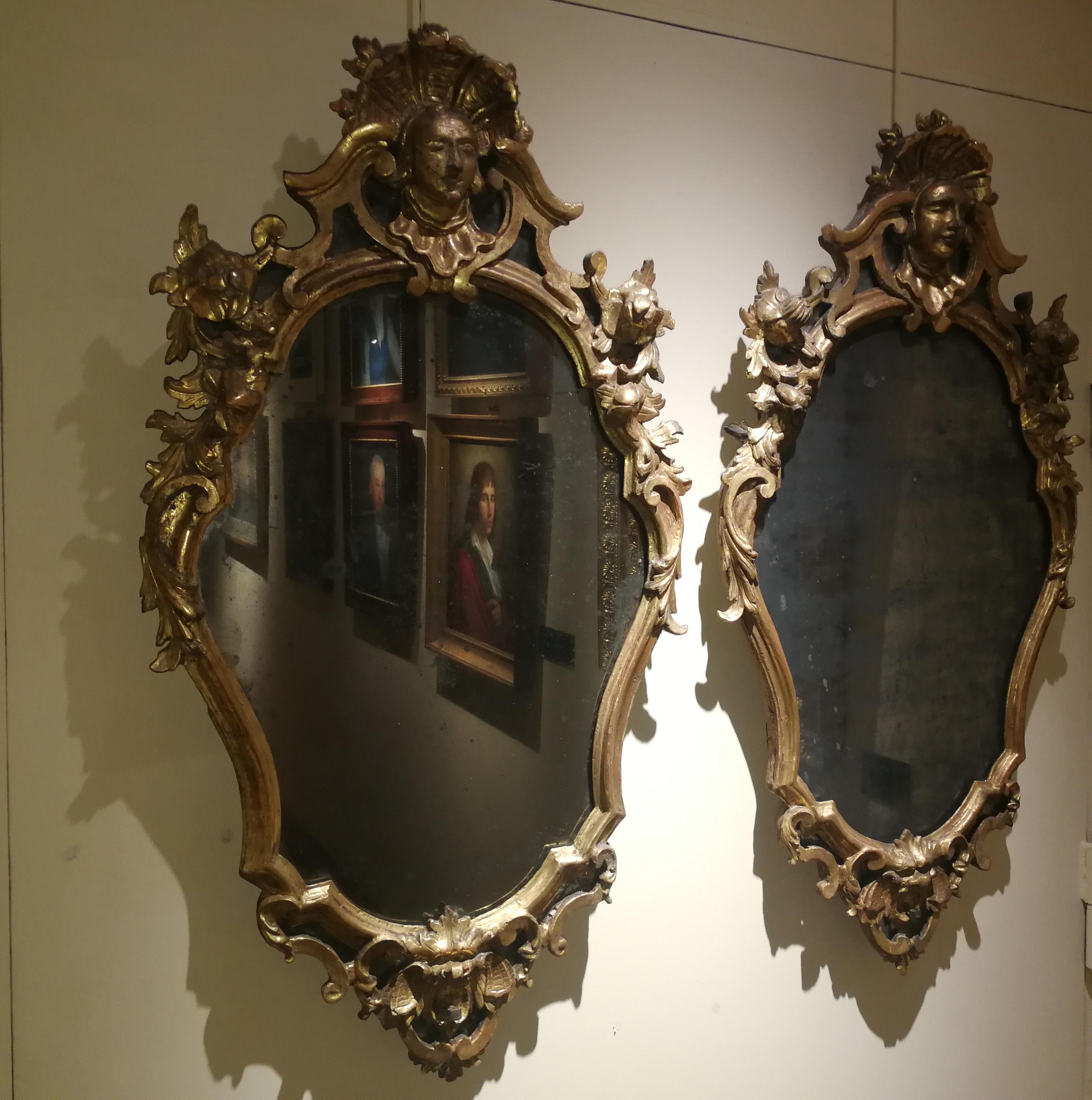 A pair of Tuscan Rococo mirrors gilded carved wood glass For Sale 9