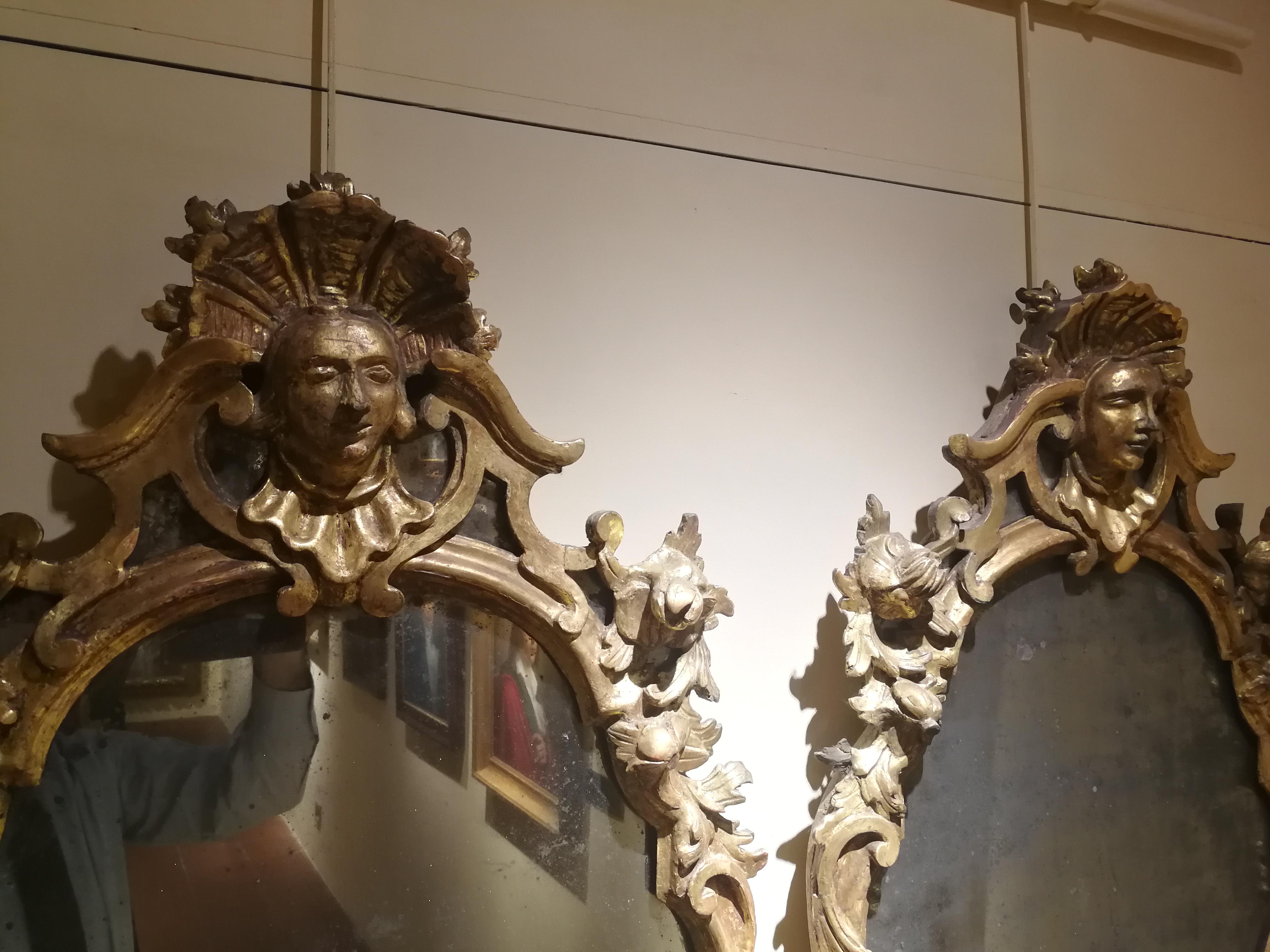 A pair of Tuscan Rococo mirrors gilded carved wood glass For Sale 10