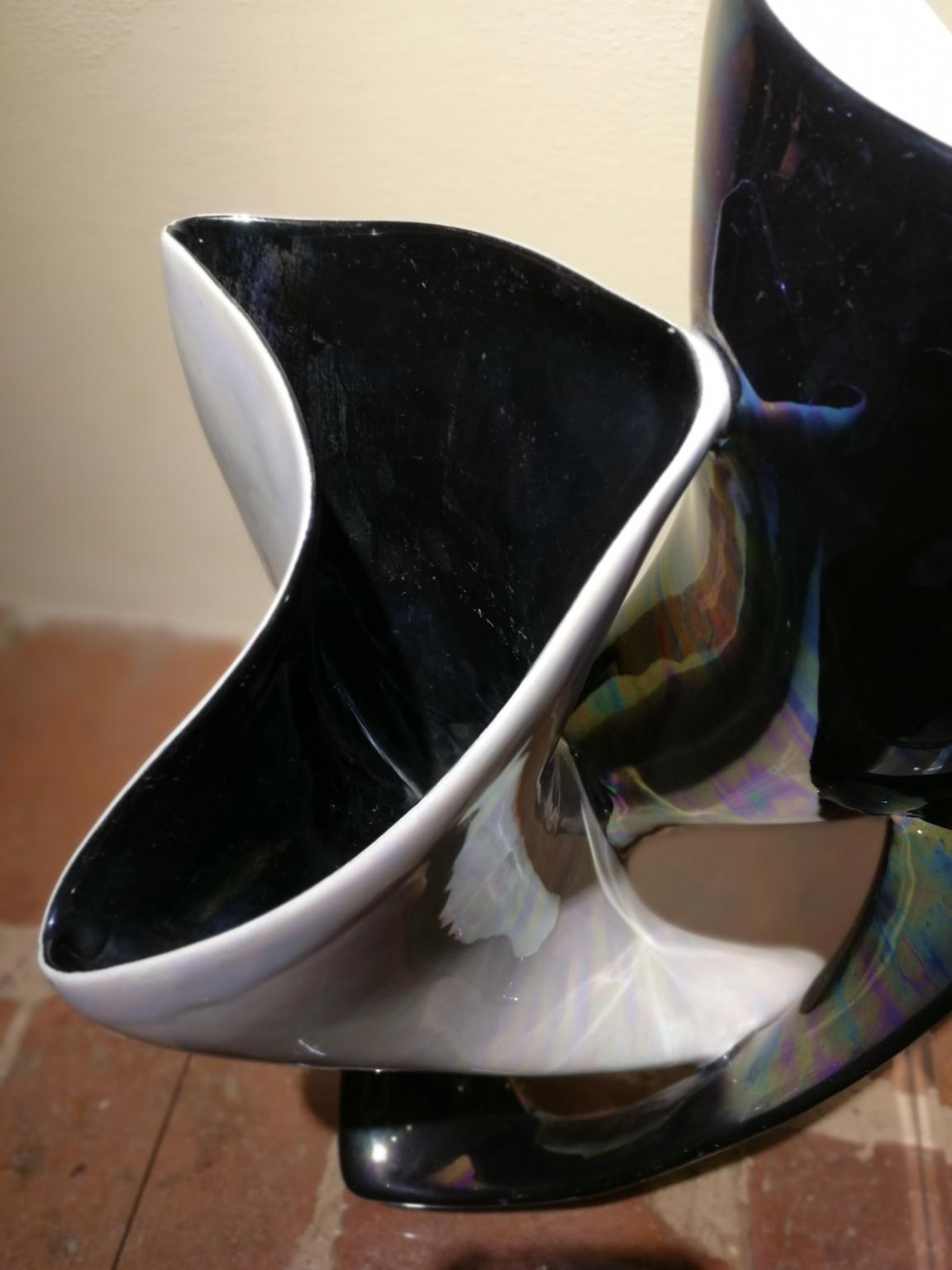 Vaso in ceramica a lustro di manifattura italiana della metà del Novecento For Sale 1