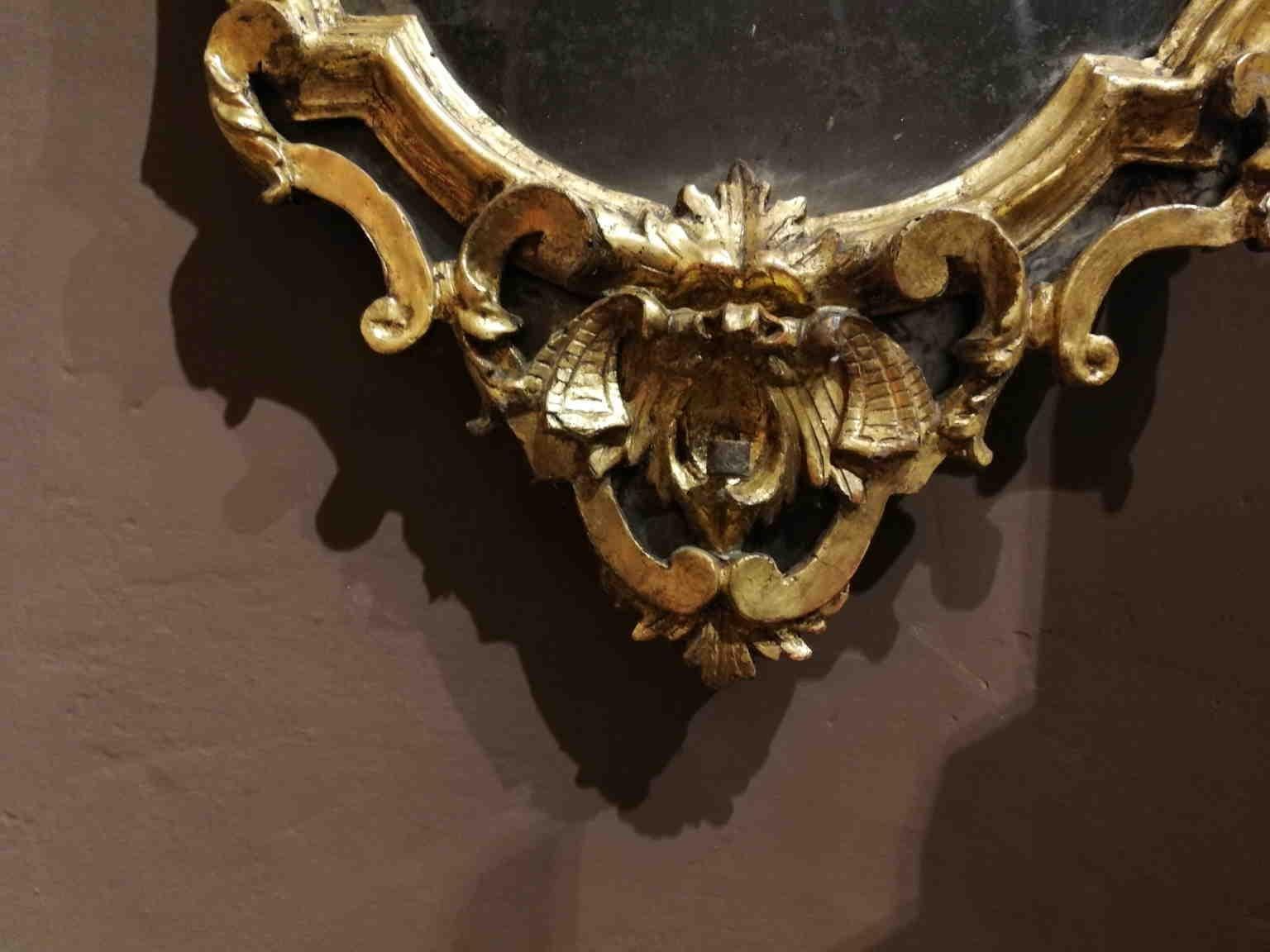 Coppia di specchi rococò toscane in legno dorato For Sale 6