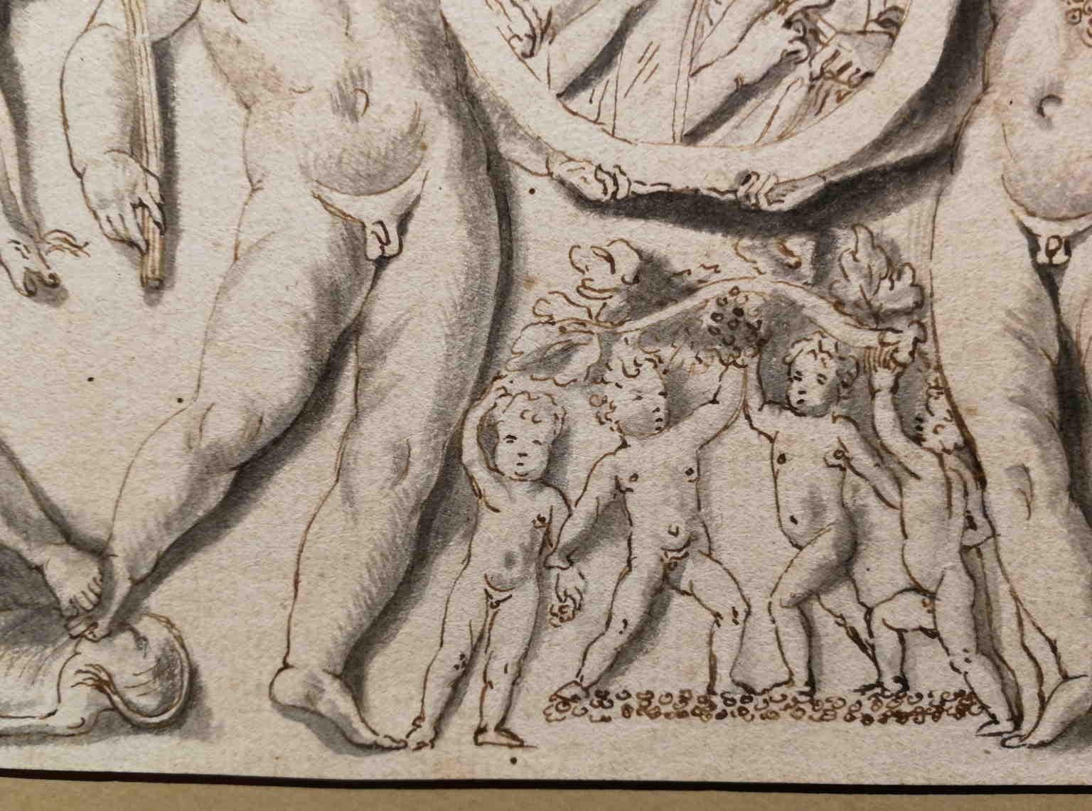 The drawing, India ink on paper, falls within the studies of antiquity popular in the Academies from the 18th century onward, and refers to the frieze of an ancient sarcophagus.
Al centro si trova un clipeo con due figure abbracciate, i defunti,