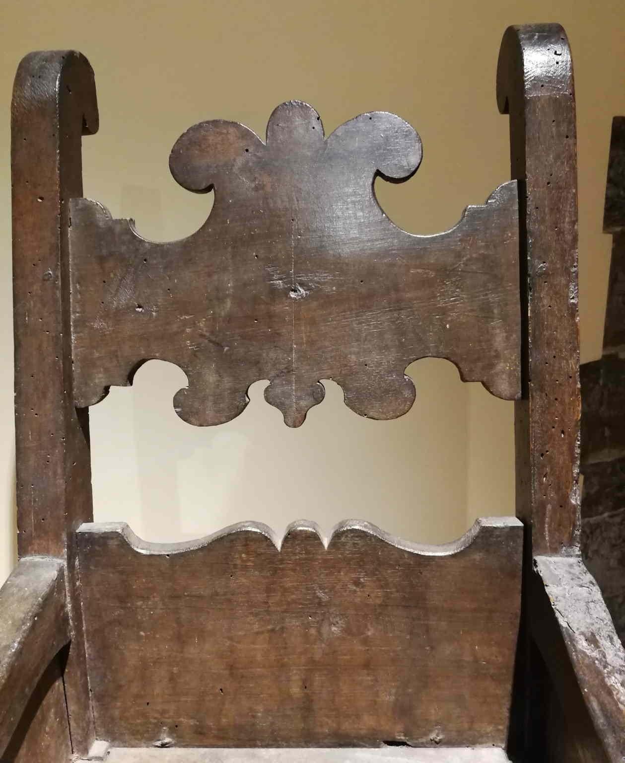 Florentine artisan Renaissance Baby Toilet Chair 1550s walnut wood For Sale 4