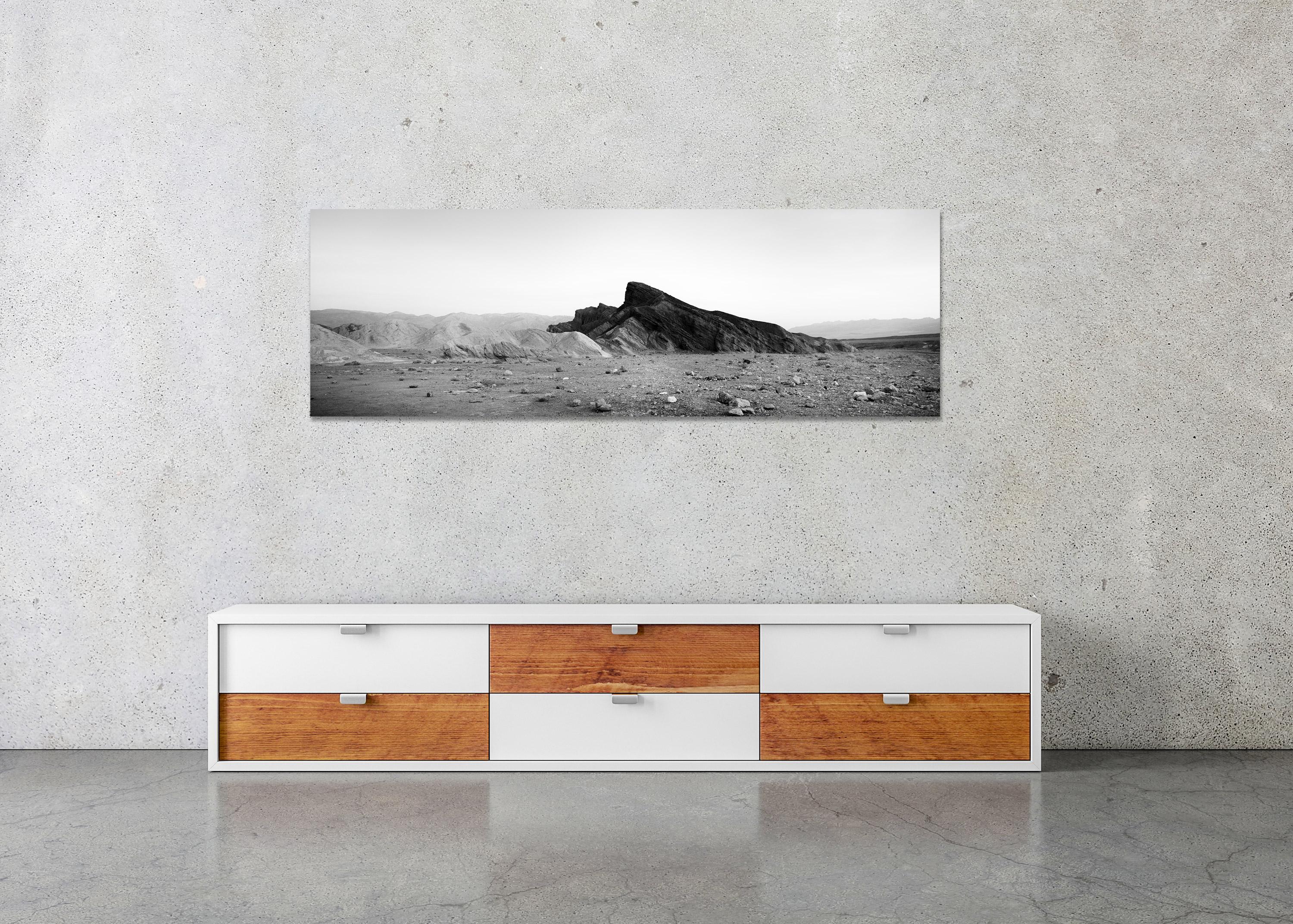 Black Rock, California Mountains, USA, photographie noir et blanc, paysage en vente 2