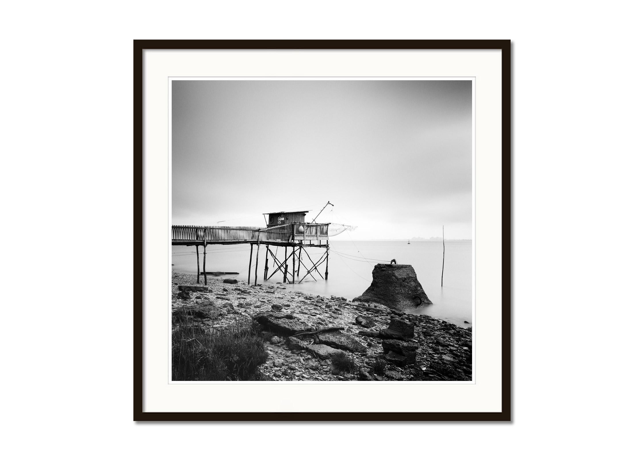 Stilt Haus, Fischen, Muschelfisch, Frankreich, Schwarz-Weiß-Fotografie-Landschaft (Grau), Landscape Photograph, von Gerald Berghammer