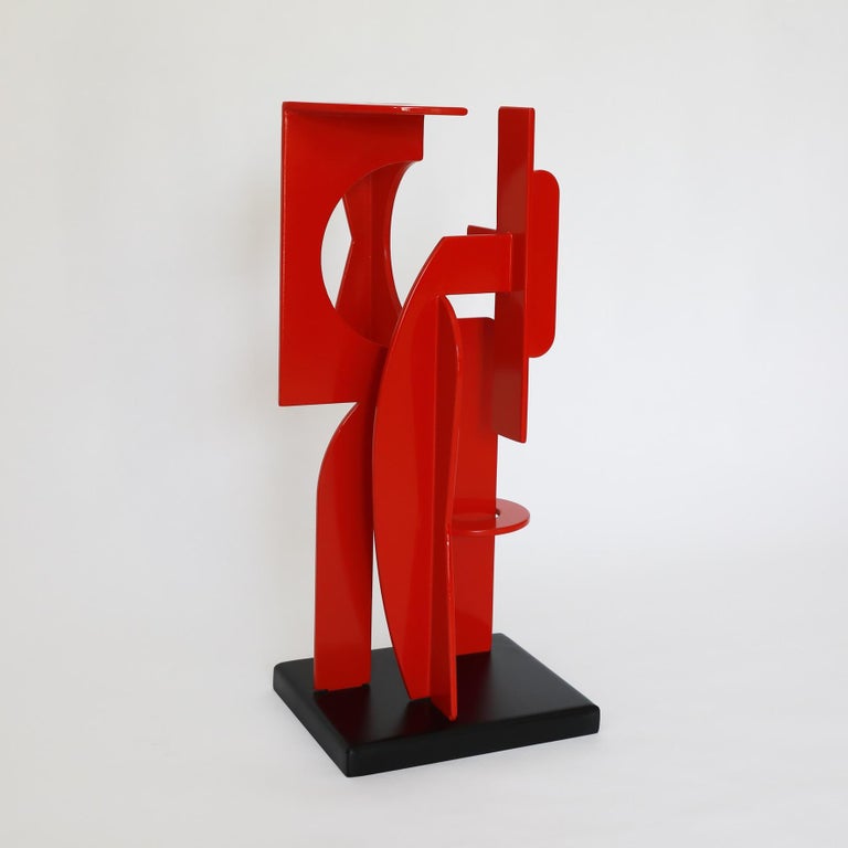 Aluminium.
« Je marche sur la tête » (Walking on my head) is the title of a sculpture in coloured resin by Dubreuille which speaks for itself. Having first studied graphic design, Nicolas Dubreuille turned his attention to sculpture in the year