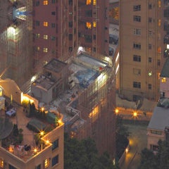 ""Hong Kong by night 1", Fotografie von Didier Fournet (51x51 Zoll), 2019