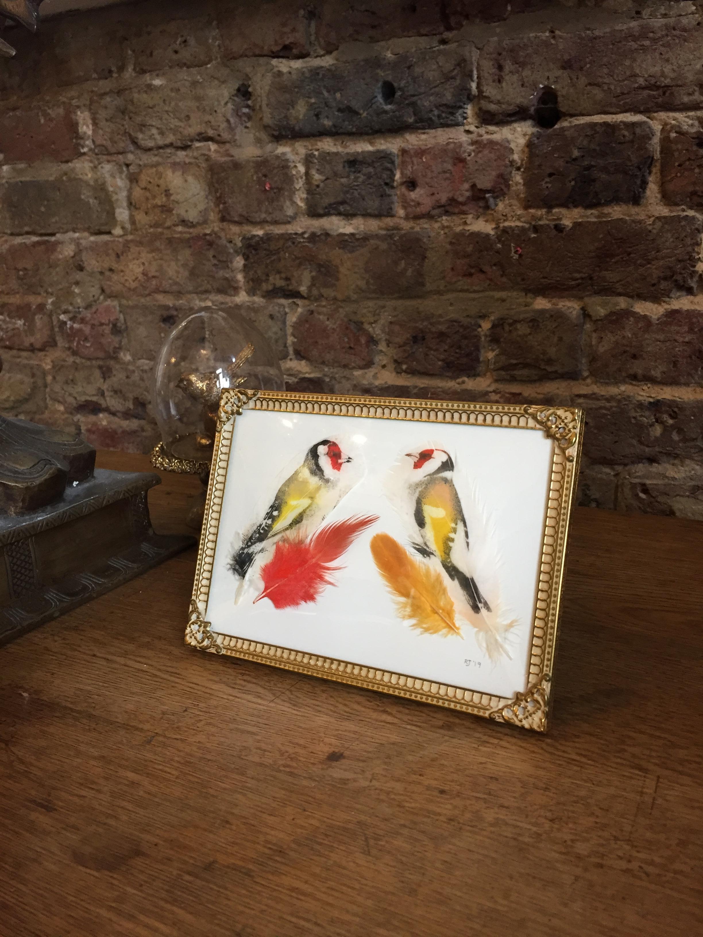 Two Goldfinches - Goldfinch, Feathers, Dome Frame, Birds, Nature, Vintage, Brass For Sale 4