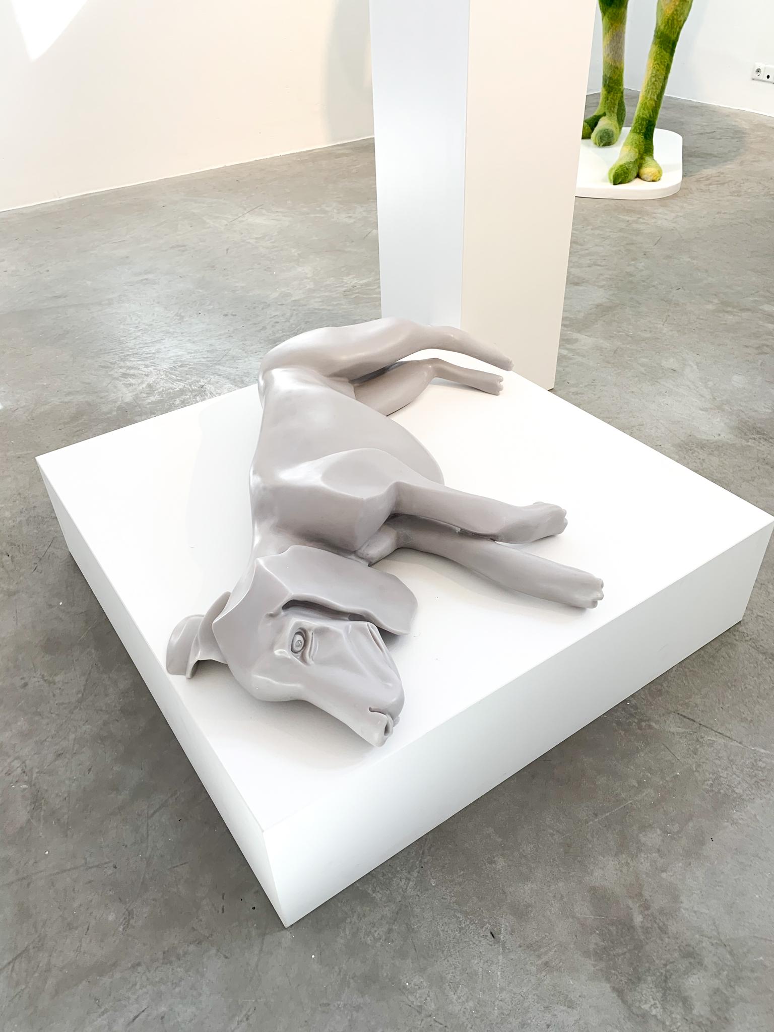 Sleeping dog by Servaas Roelandse in Neolith (Marble with polyester mixture)
Edition of 4. Servaas Roelandse is a Dutch Artist.