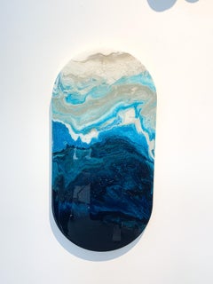 Object oval pil, epoxy by Corine van Voorbergen